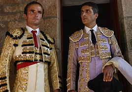 Damián y Javier Castaño, en el patio de cuadrillas del coso de Vitigudino en 2023.