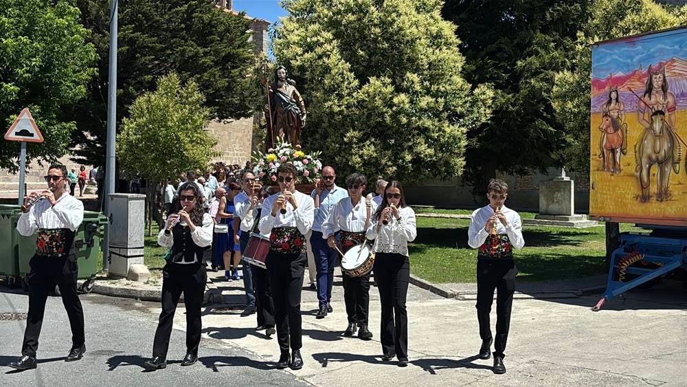 Música y alegría por el día grande en Santiago