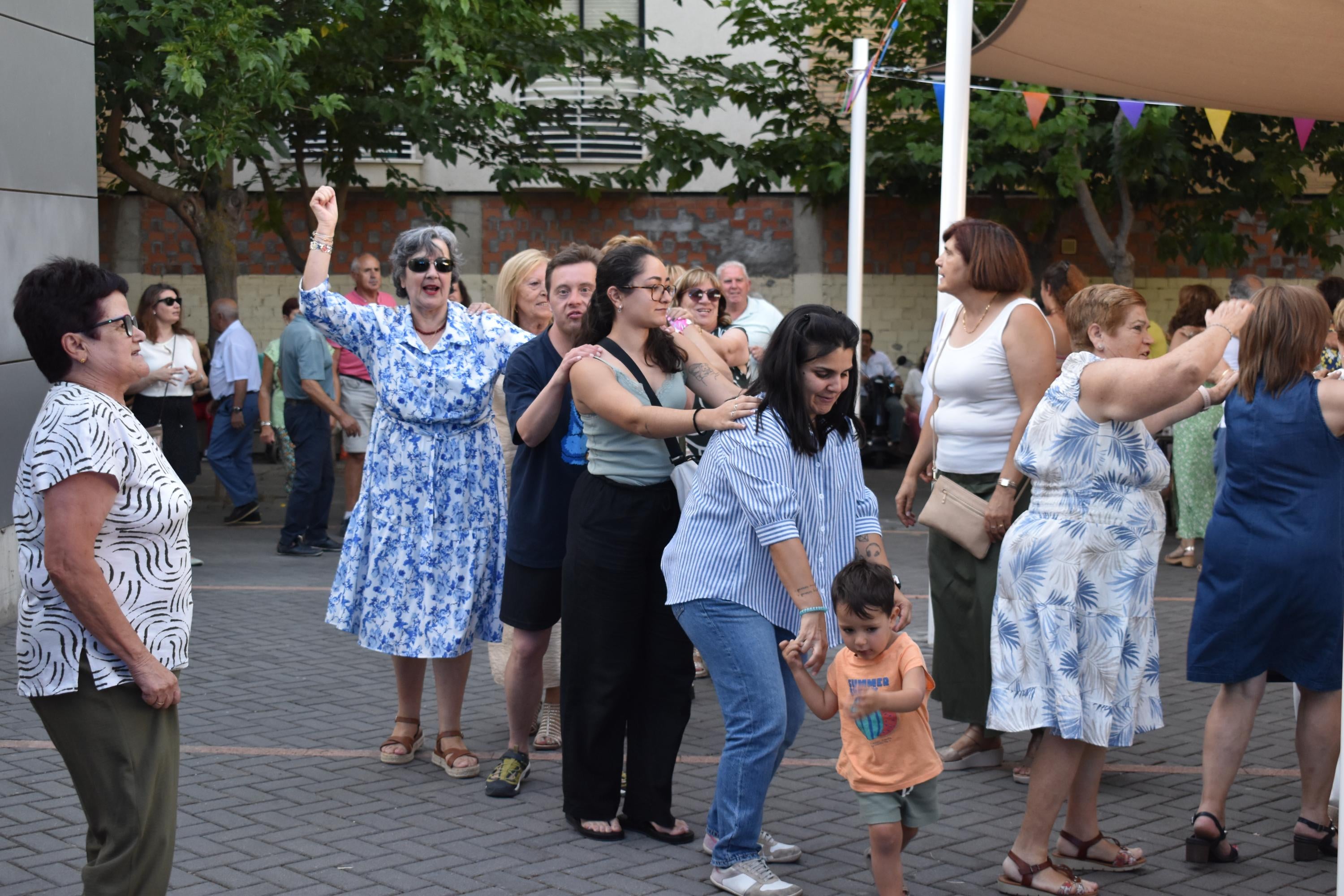 Los mayores de Santa Marta protagonizan un día de fiesta inolvidable