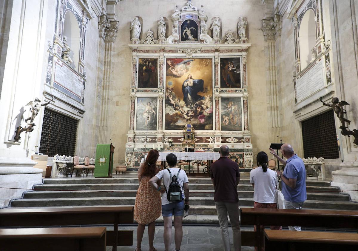 Imagen principal - El secreto mejor guardado: un manantial del siglo XVII oculto bajo la Purísima