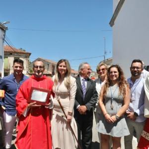Fuentes de Oñoro celebra Santiago Apóstol y reconoce los 25 años de sacerdocio de su párroco
