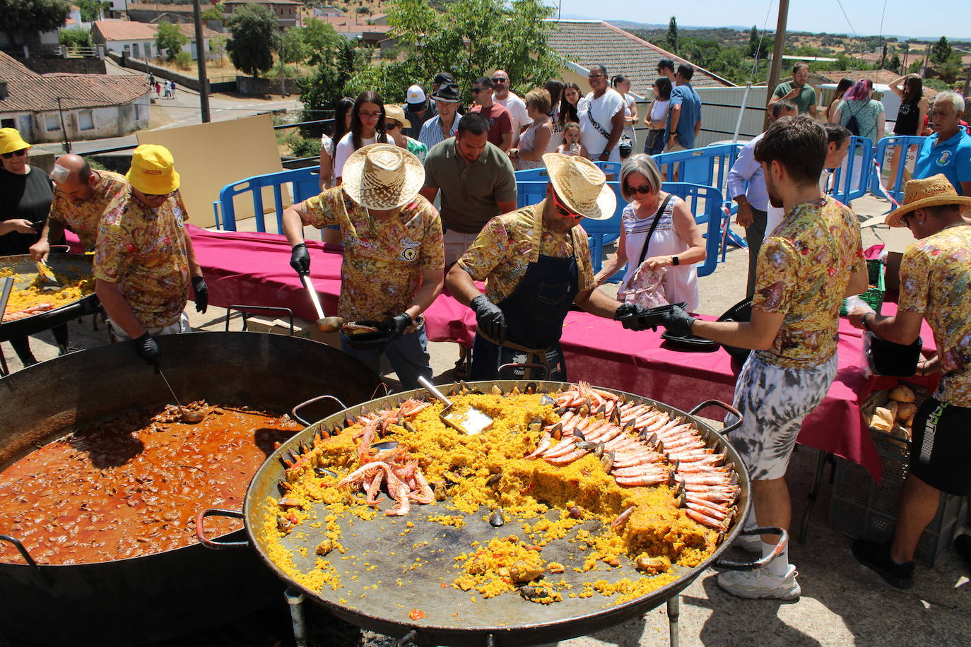 Frades de la Sierra disfruta de sus fiestas con buen sabor