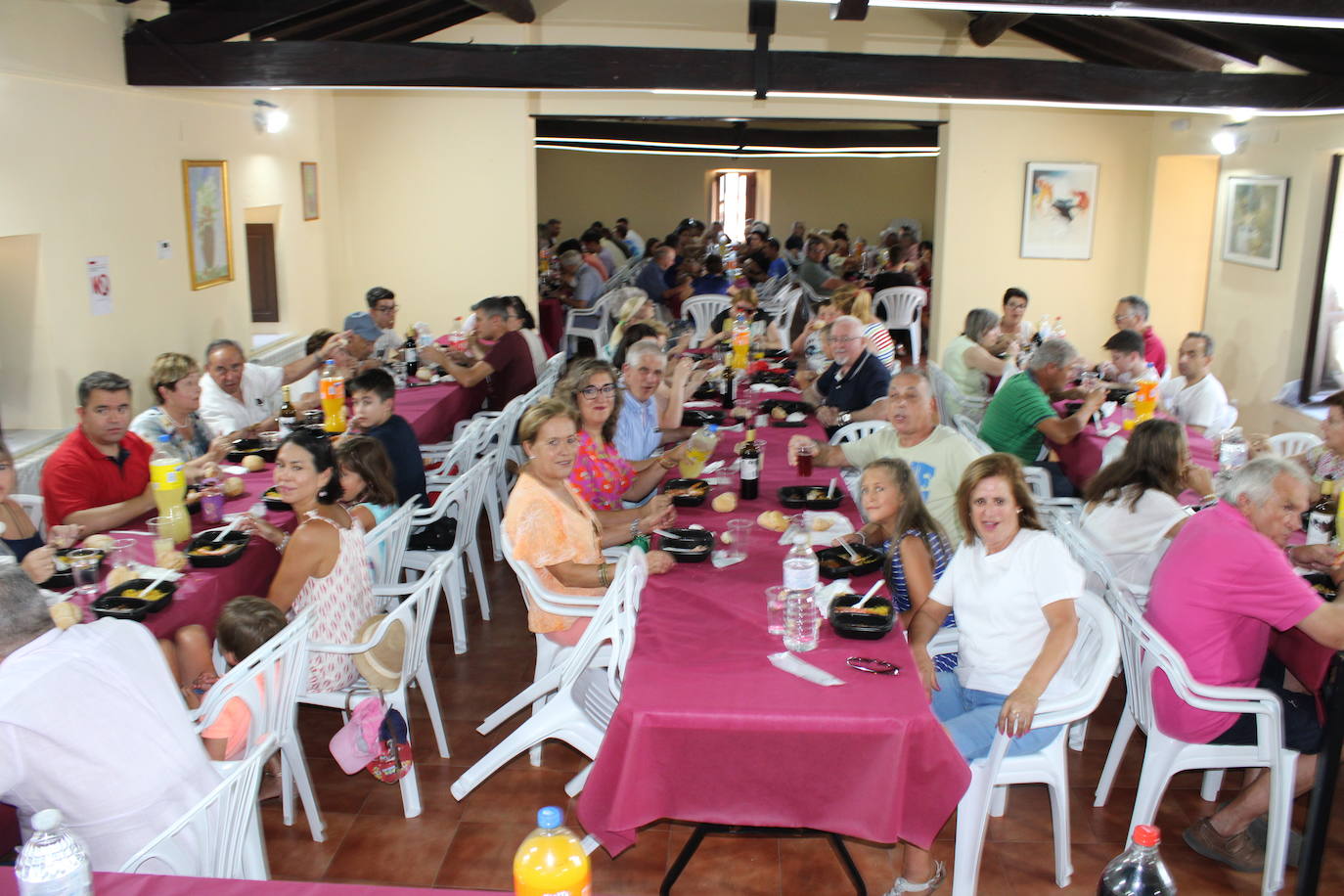 Frades de la Sierra disfruta de sus fiestas con buen sabor