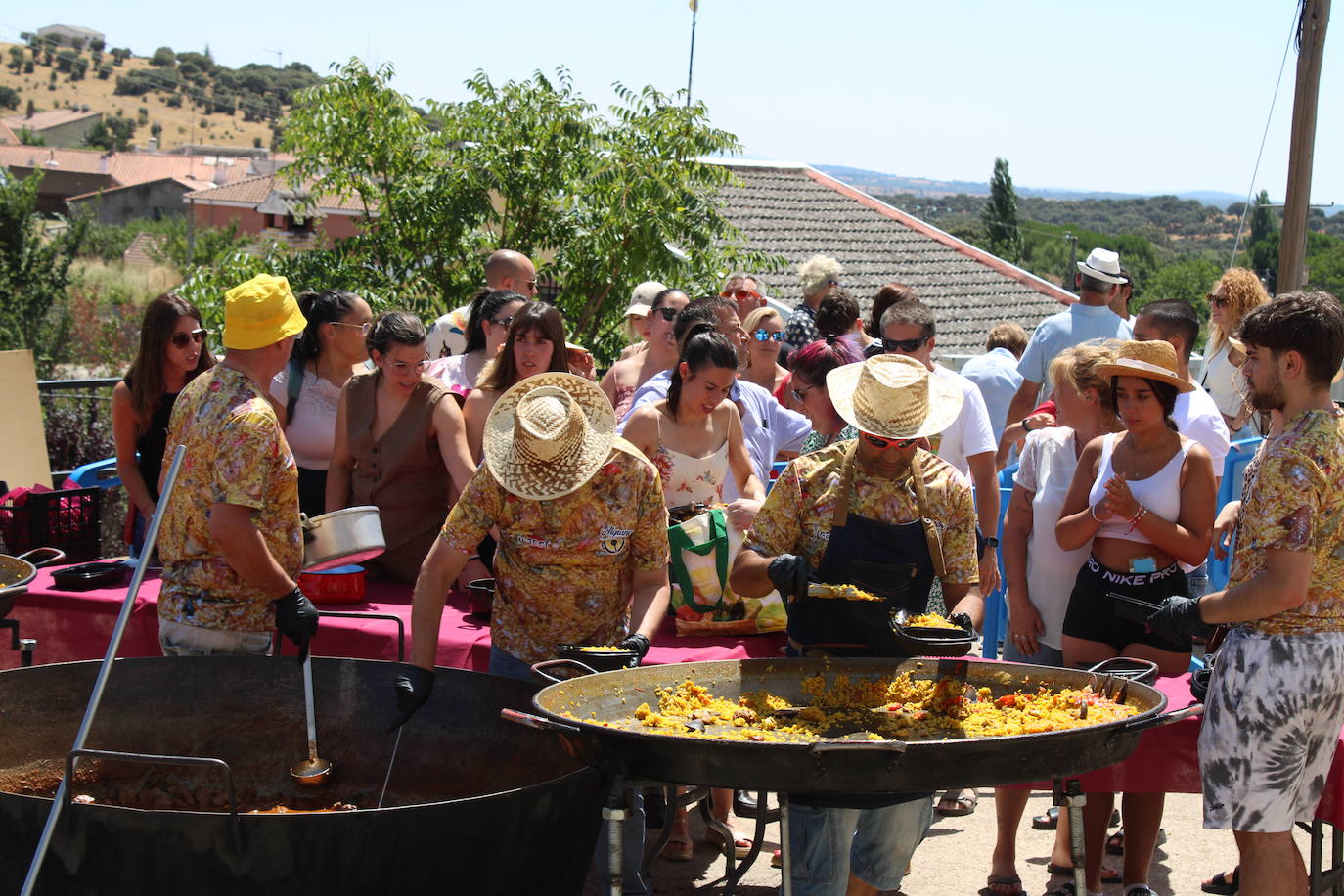 Frades de la Sierra disfruta de sus fiestas con buen sabor