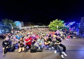 Los integrantes de la orquesta SMS durante su concierto en Escurial de la Sierra