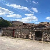 Fachada exterior de la antigua fragua en Villaseco de los Gamitos