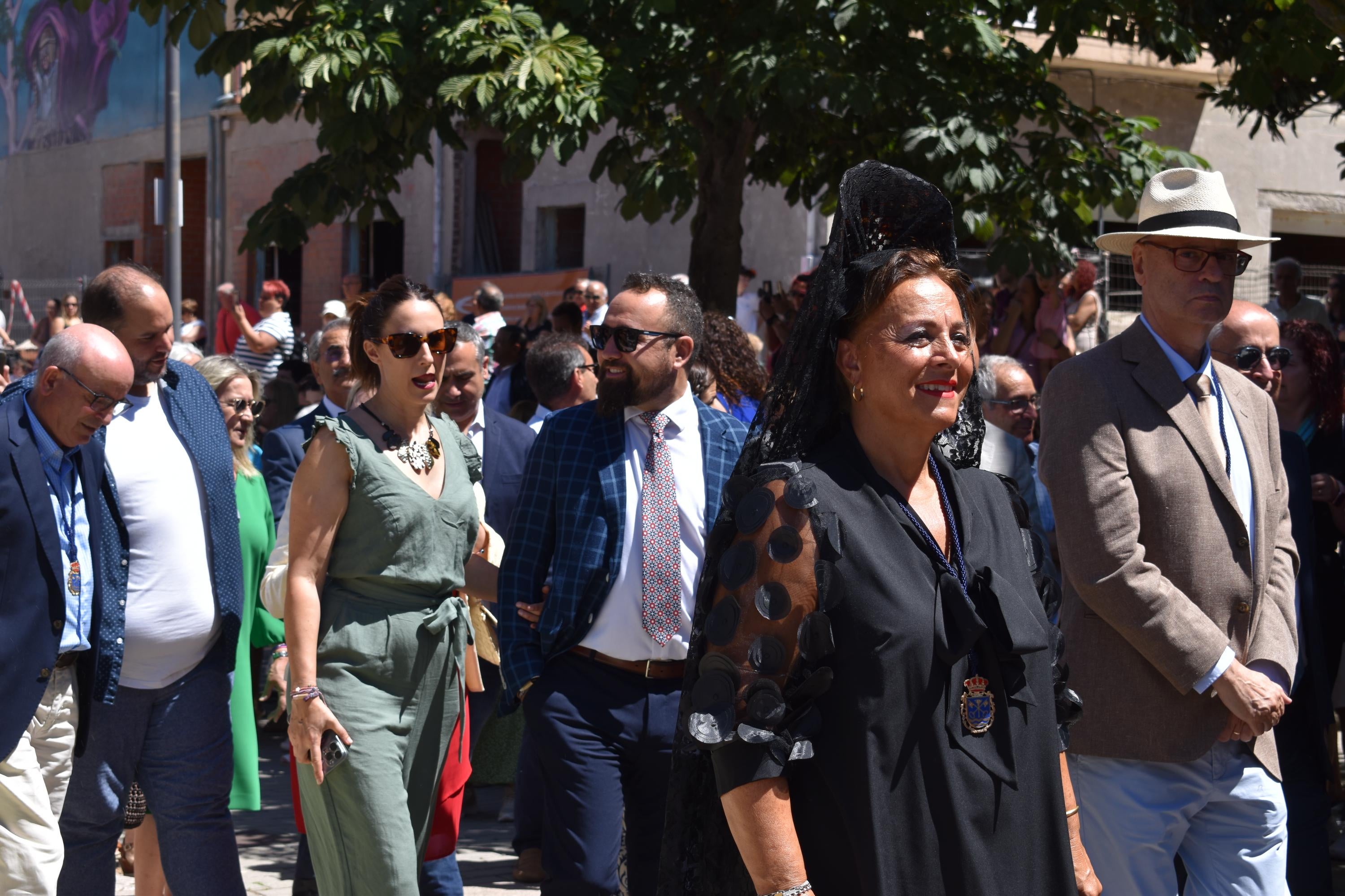 Santa Marta honra a su patrona entre música y mantillas