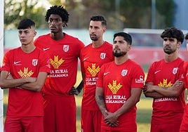 Martín Galván (2º por la derecha), en su primer día con el Santa Marta.