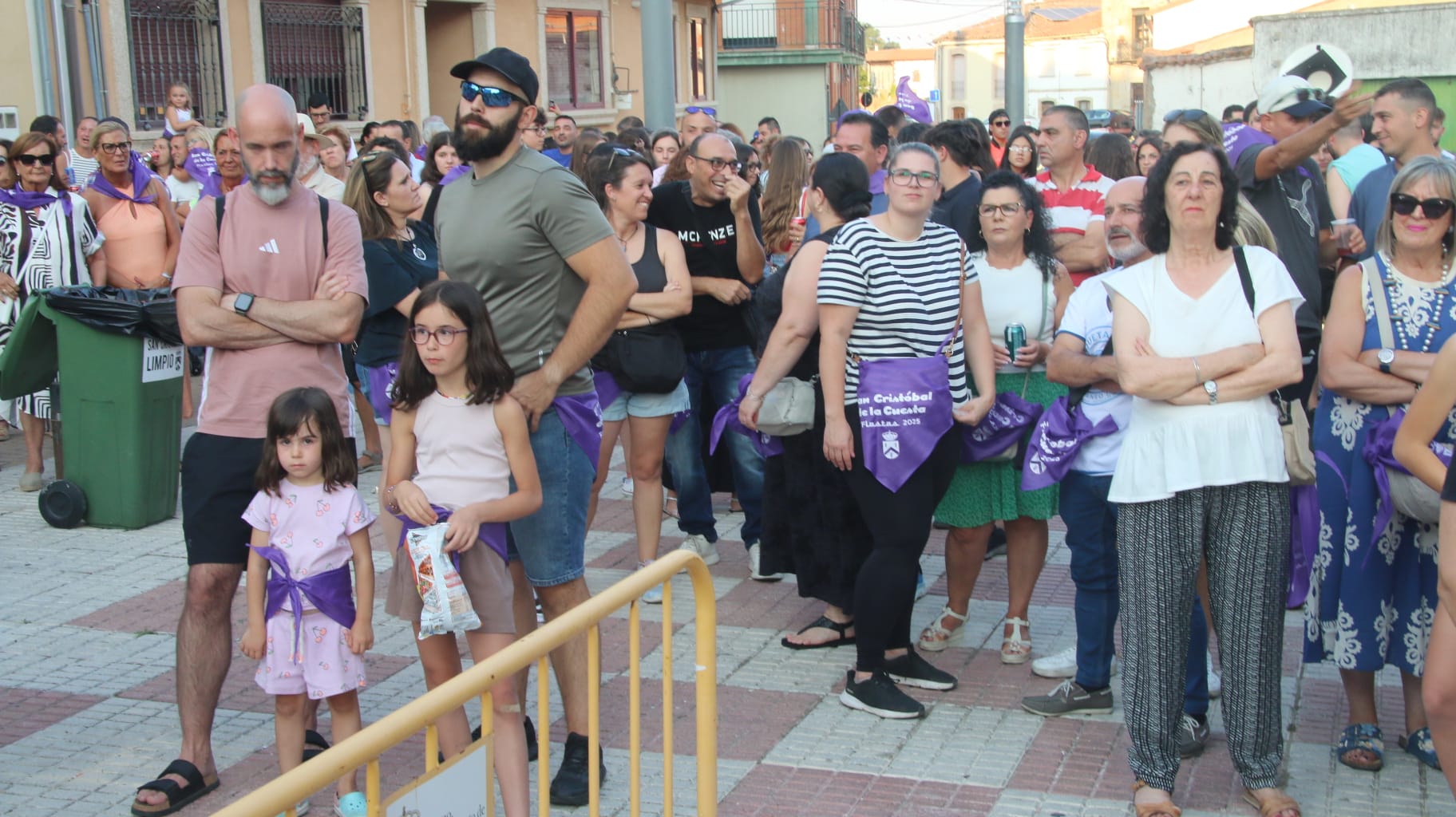 Mil pañoletas, pregón y disfraces en la fiesta de San Cristóbal de la Cuesta