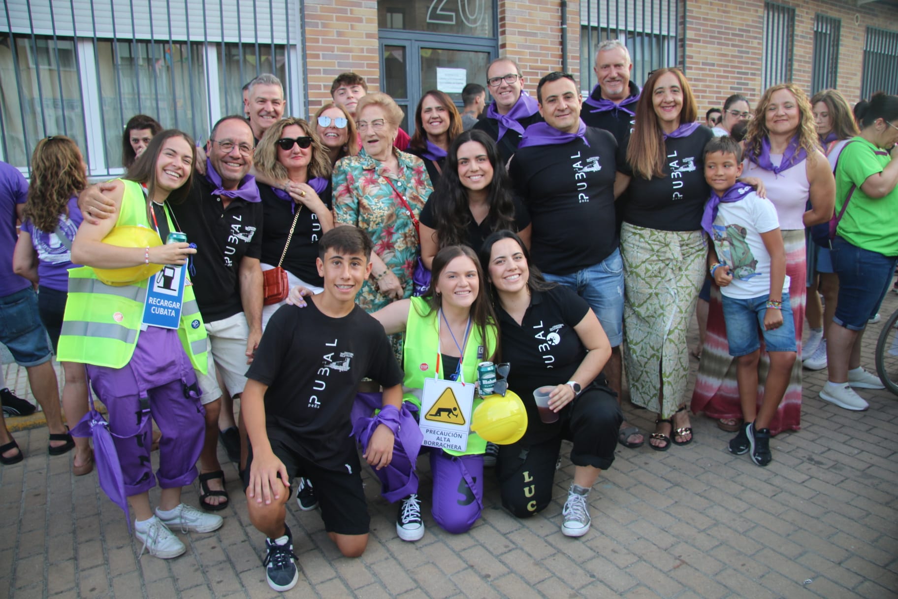 Mil pañoletas, pregón y disfraces en la fiesta de San Cristóbal de la Cuesta