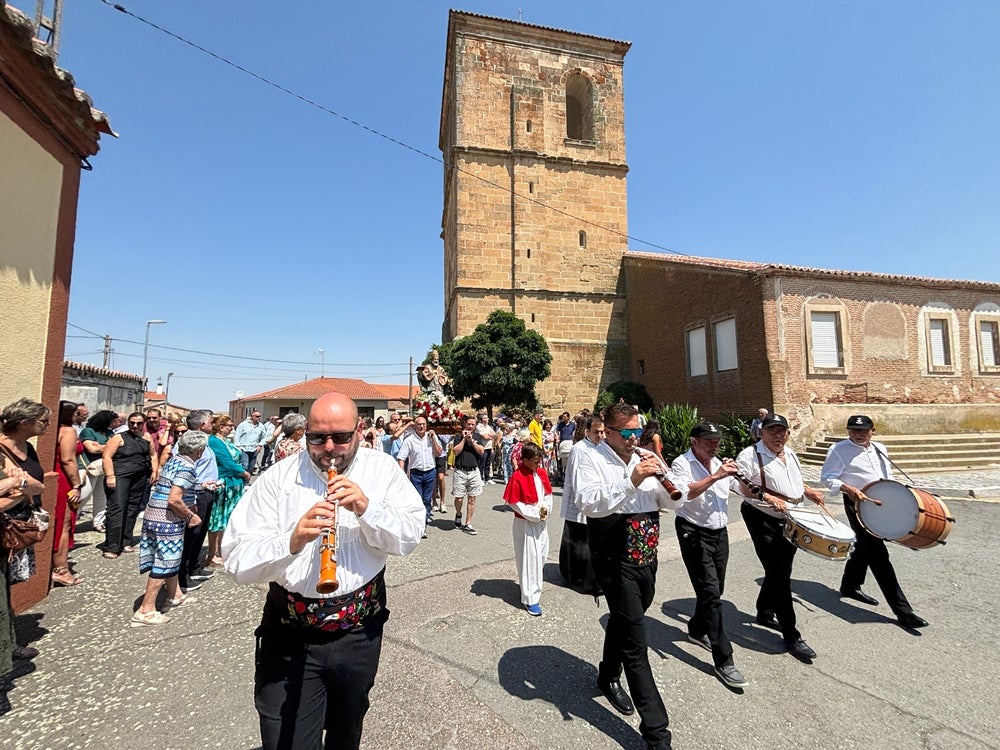 Día de celebración y fe en Villar de Gallimazo