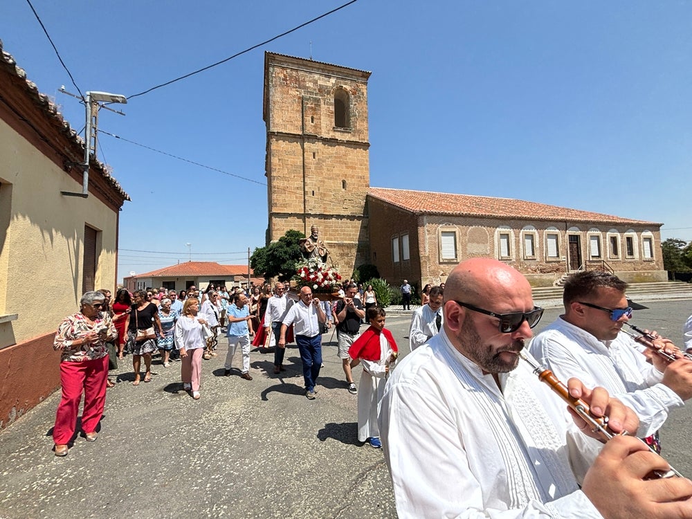 Día de celebración y fe en Villar de Gallimazo