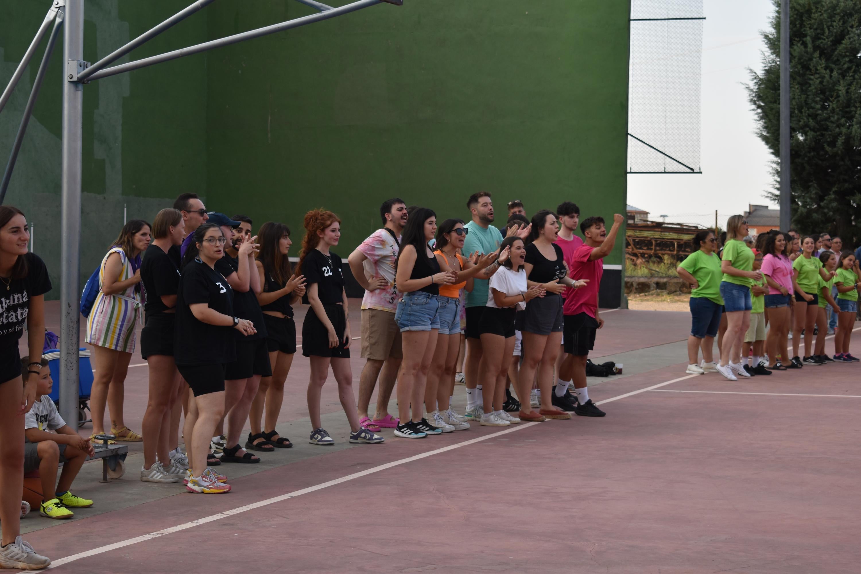 San Cristóbal de la Cuesta, volcado con sus mayores