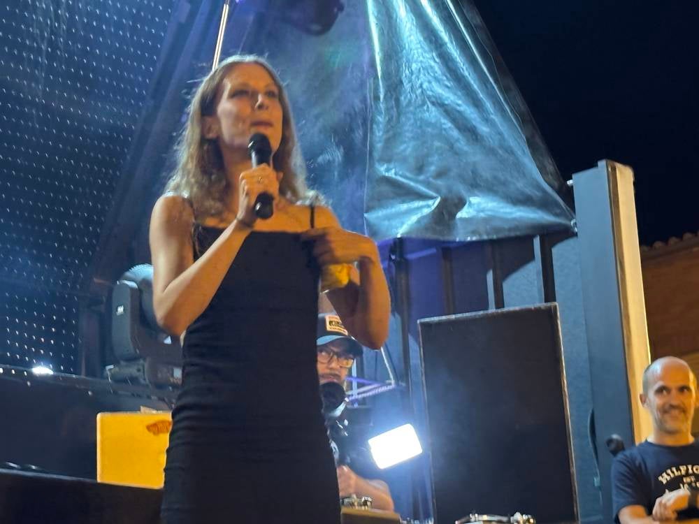 Multitudinaria respuesta a la gala solidaria Airadilos en Peñaranda