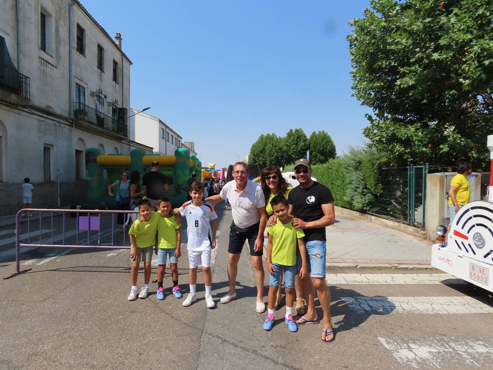 Multitudinaria respuesta a la gala solidaria Airadilos en Peñaranda