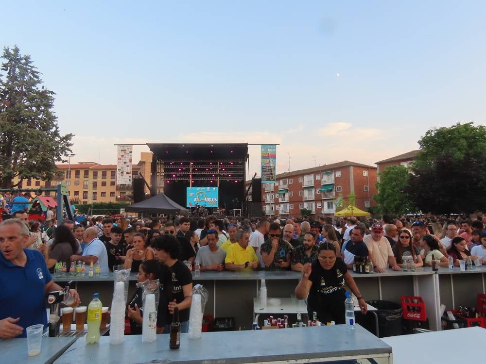 Multitudinaria respuesta a la gala solidaria Airadilos en Peñaranda