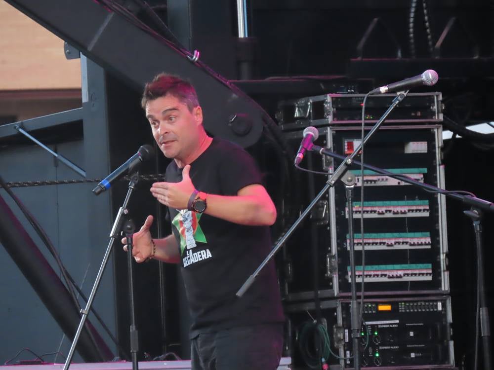 Multitudinaria respuesta a la gala solidaria Airadilos en Peñaranda