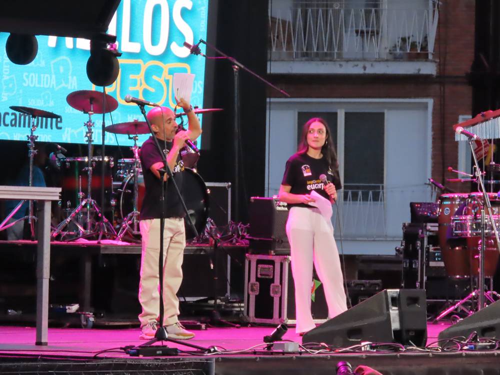 Multitudinaria respuesta a la gala solidaria Airadilos en Peñaranda