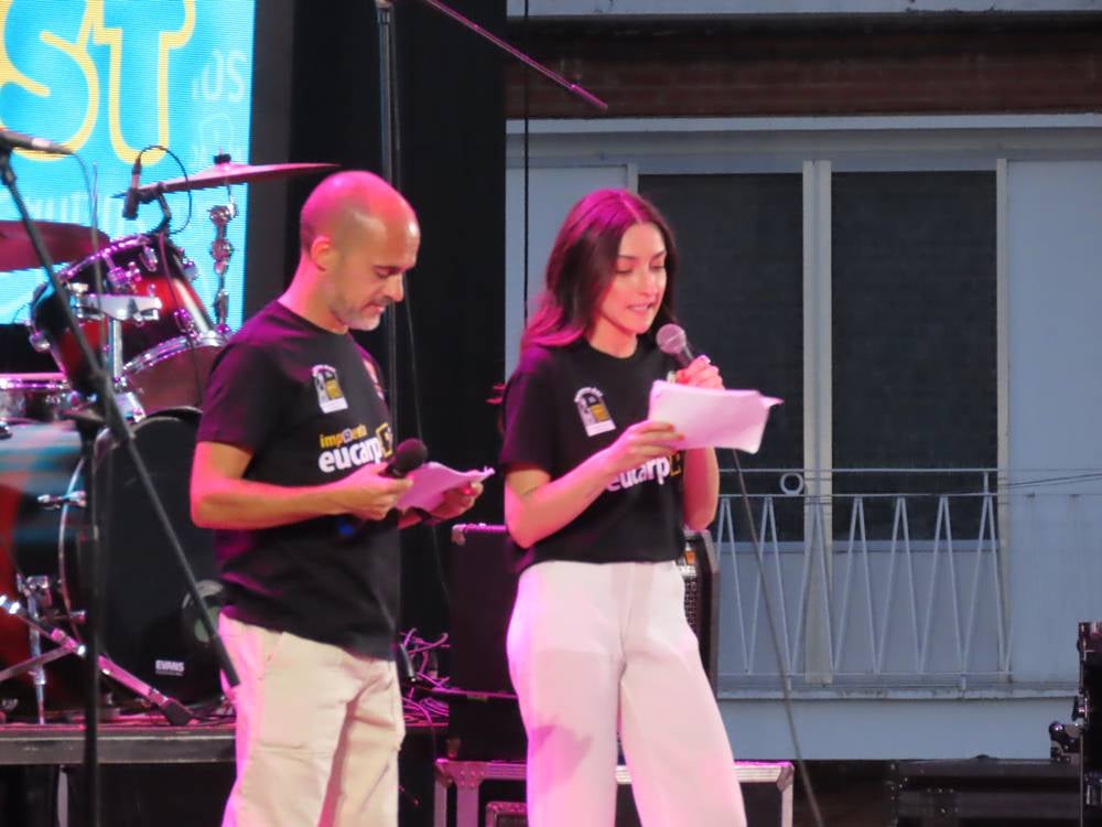 Multitudinaria respuesta a la gala solidaria Airadilos en Peñaranda