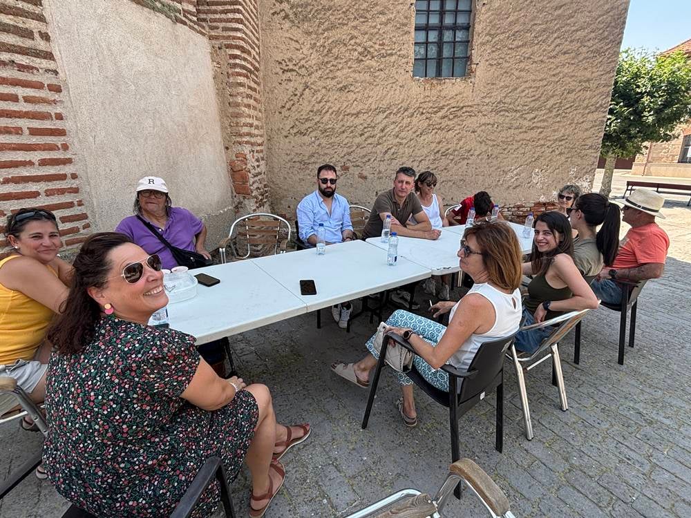 Medio millar en la paella de Villar de Gallimazo