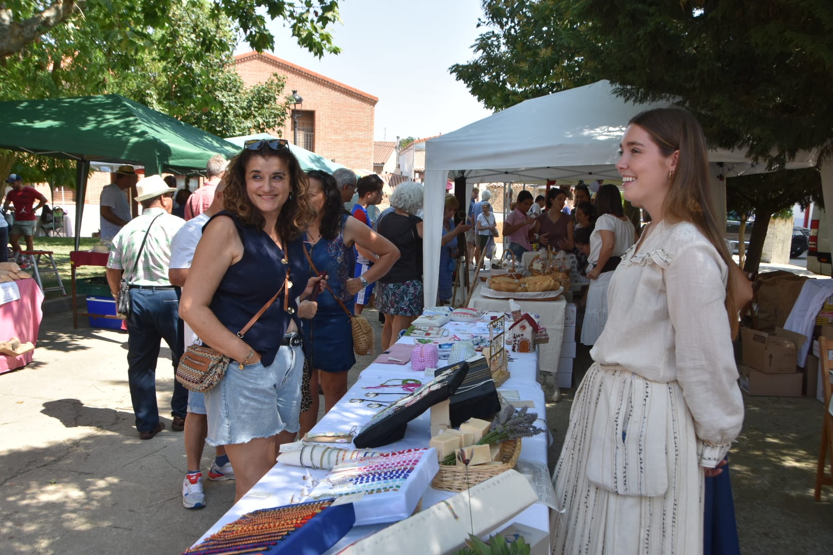 Miranda de Azán celebra su mercado más verde y creativo
