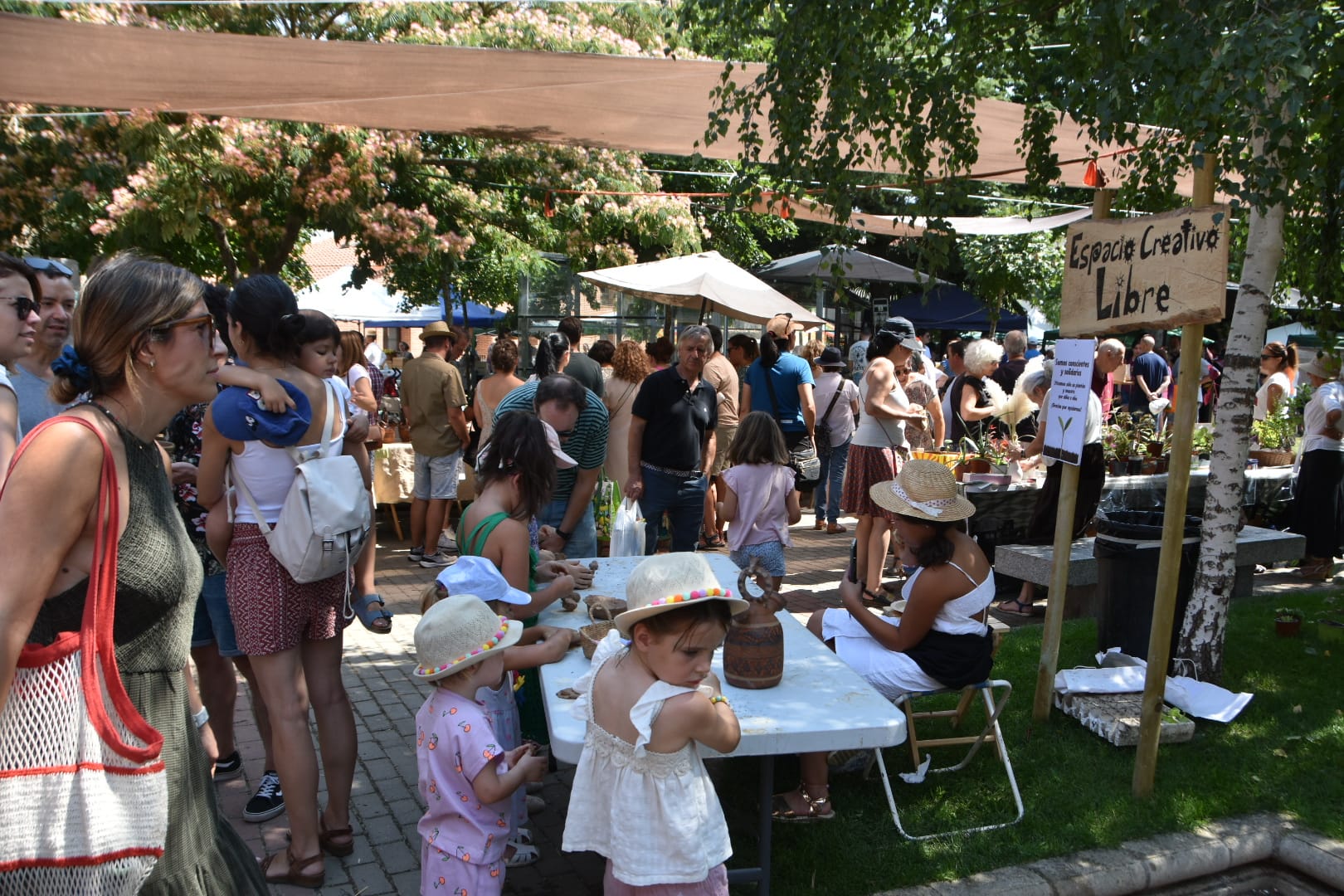 Miranda de Azán celebra su mercado más verde y creativo