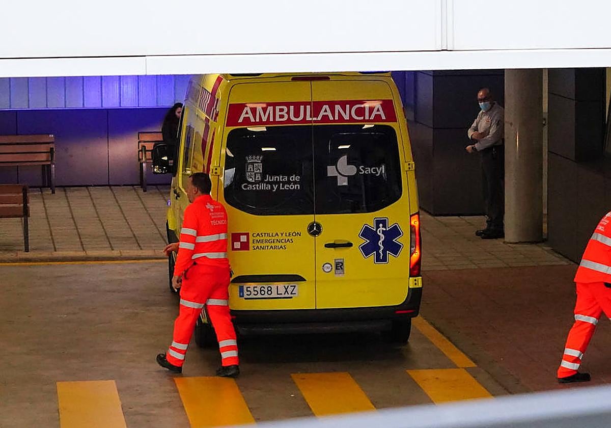 Una ambulancia, en el Hospital.