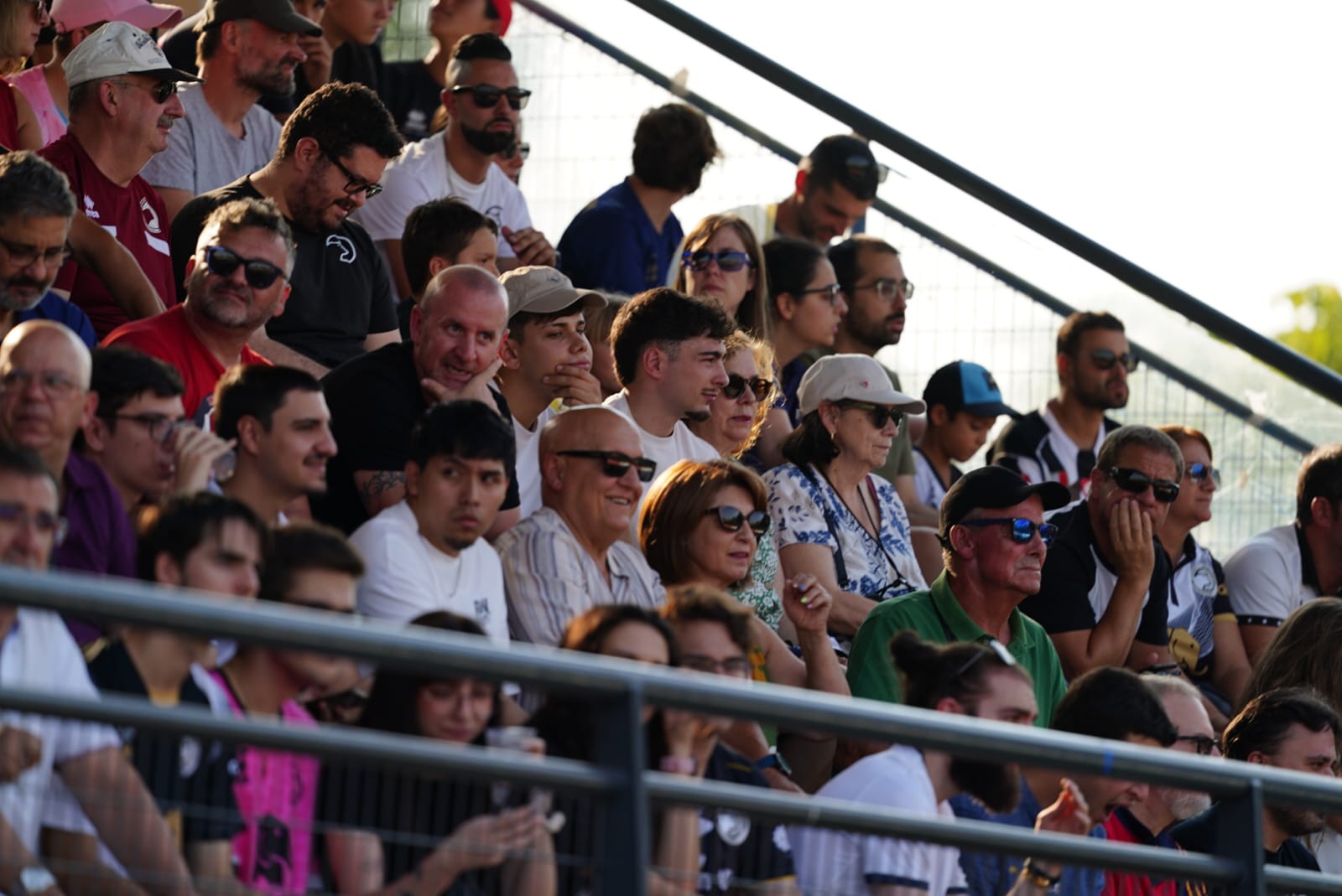 Llenazo y gran ambiente en el San Casto