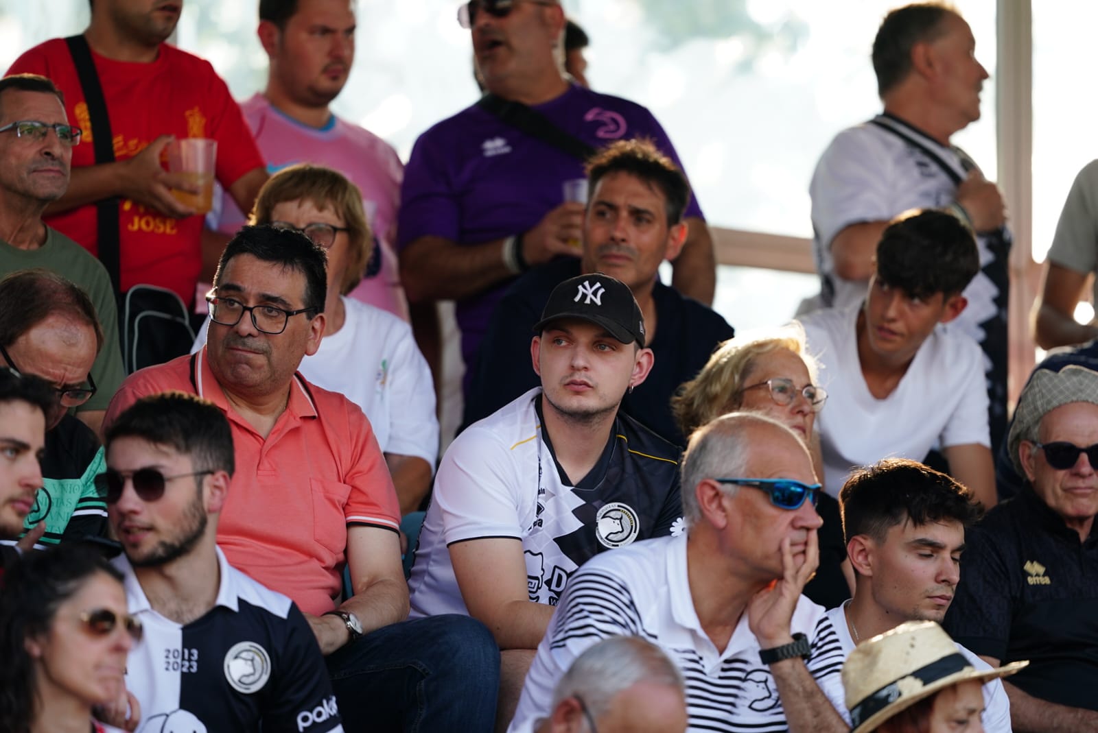 Llenazo y gran ambiente en el San Casto