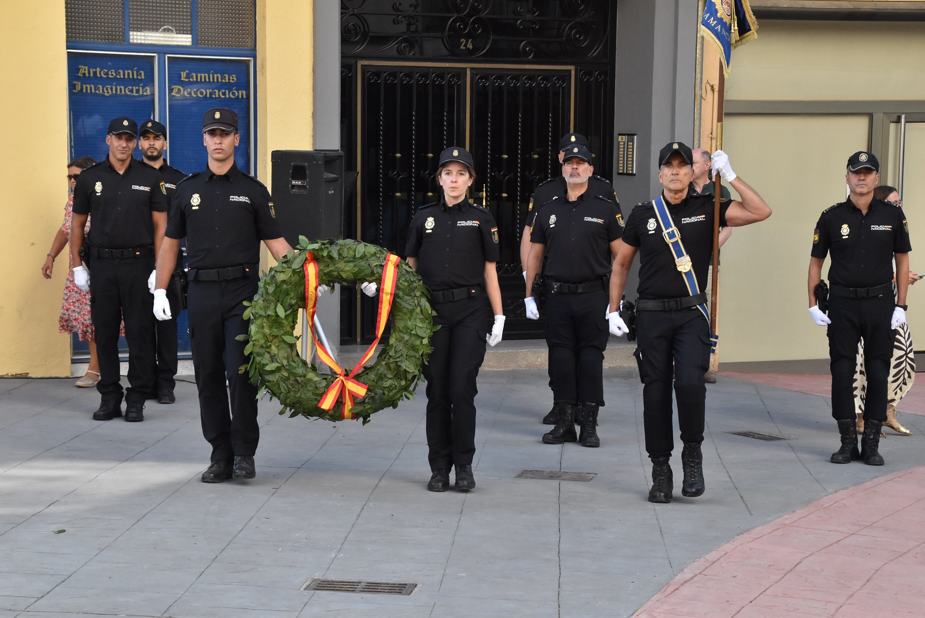 Béjar conmemora el 200 aniversario de la Policía Nacional con un homenaje