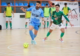 Imagen del derbi entre el FS Salamanca y el Albense del pasado curso en el pabellón de La Alamedilla.