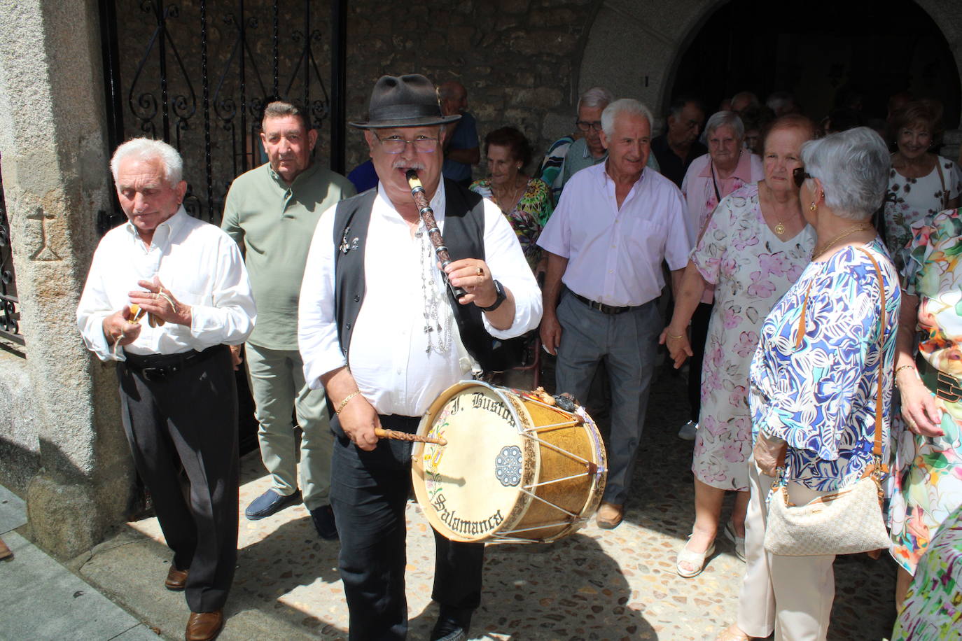 Animado día festivo para los mayores de Linares de Riofrío