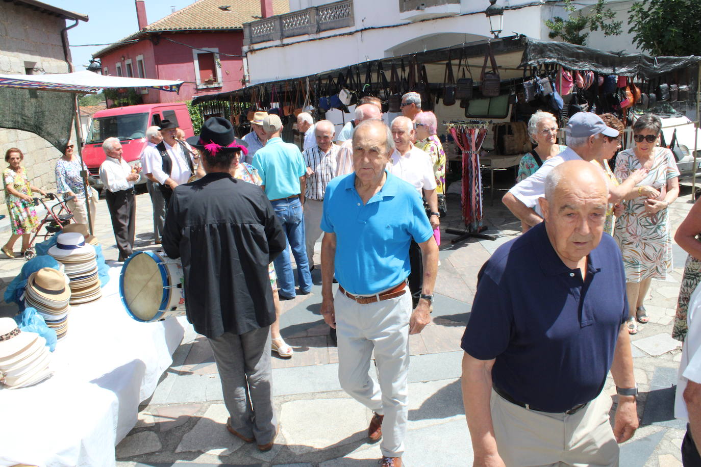 Animado día festivo para los mayores de Linares de Riofrío