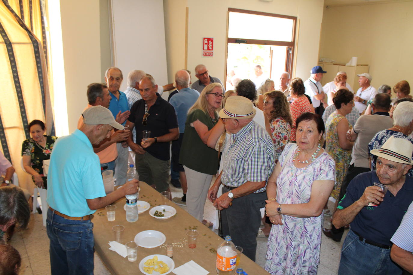 Animado día festivo para los mayores de Linares de Riofrío