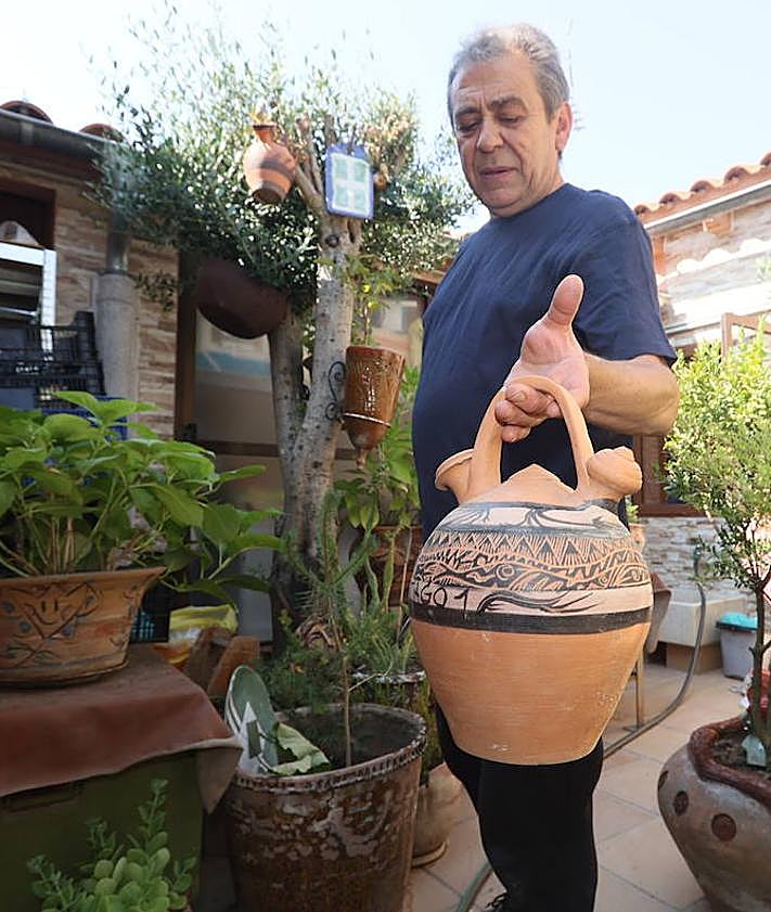 Imagen secundaria 2 - La casa que convirtió un &#039;jardincito&#039; en un museo: «Es un proyecto de vida»