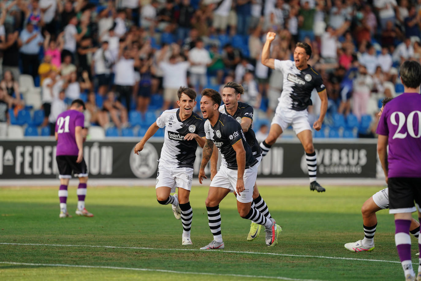 La victoria se queda en el Reina: el derbi de Copa Federación, en imágenes