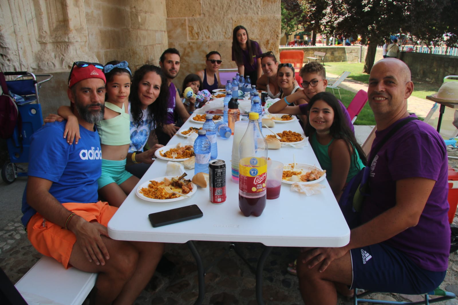 Castellanos de Moriscos, unido en torno a la paella