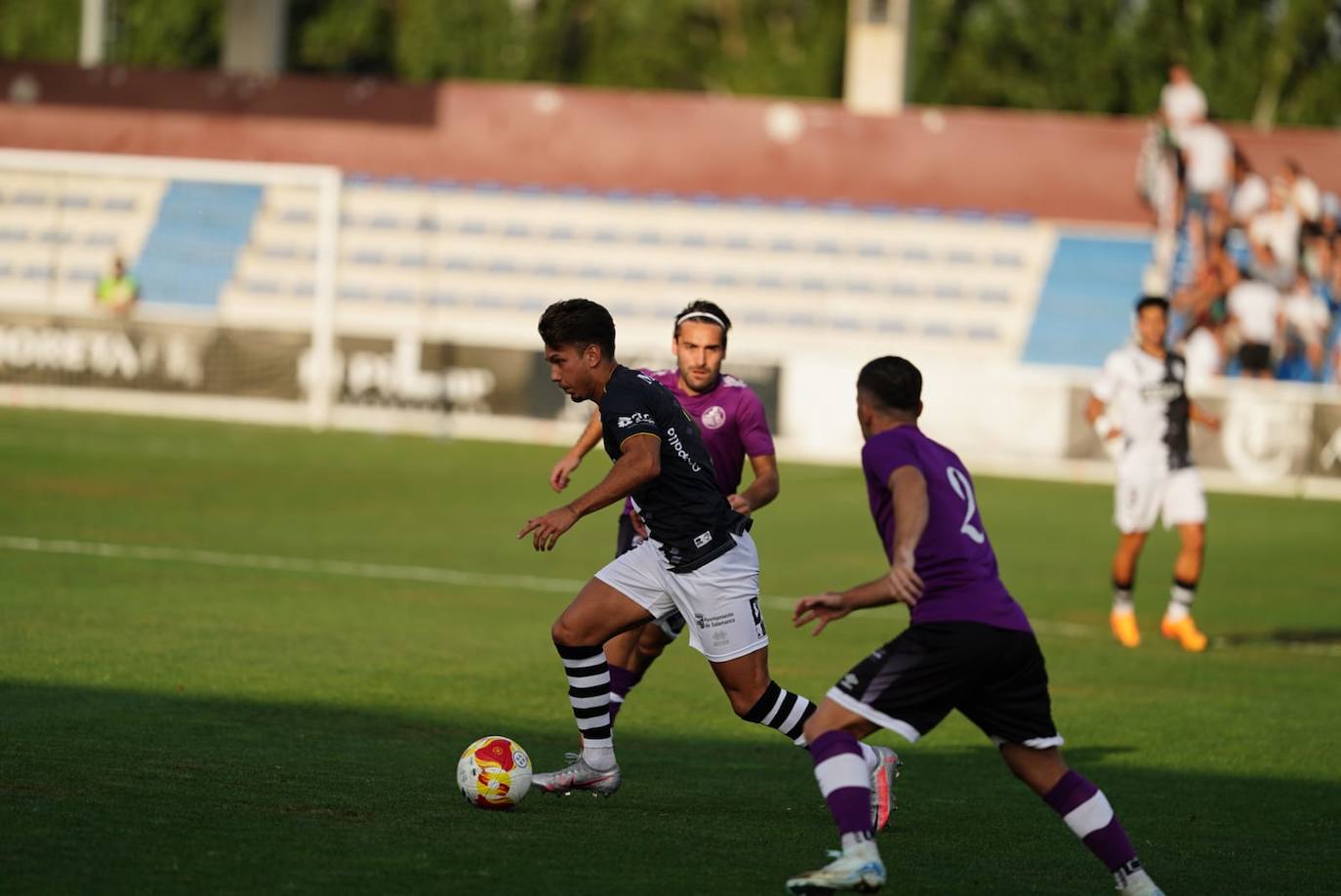 La victoria se queda en el Reina: el derbi de Copa Federación, en imágenes