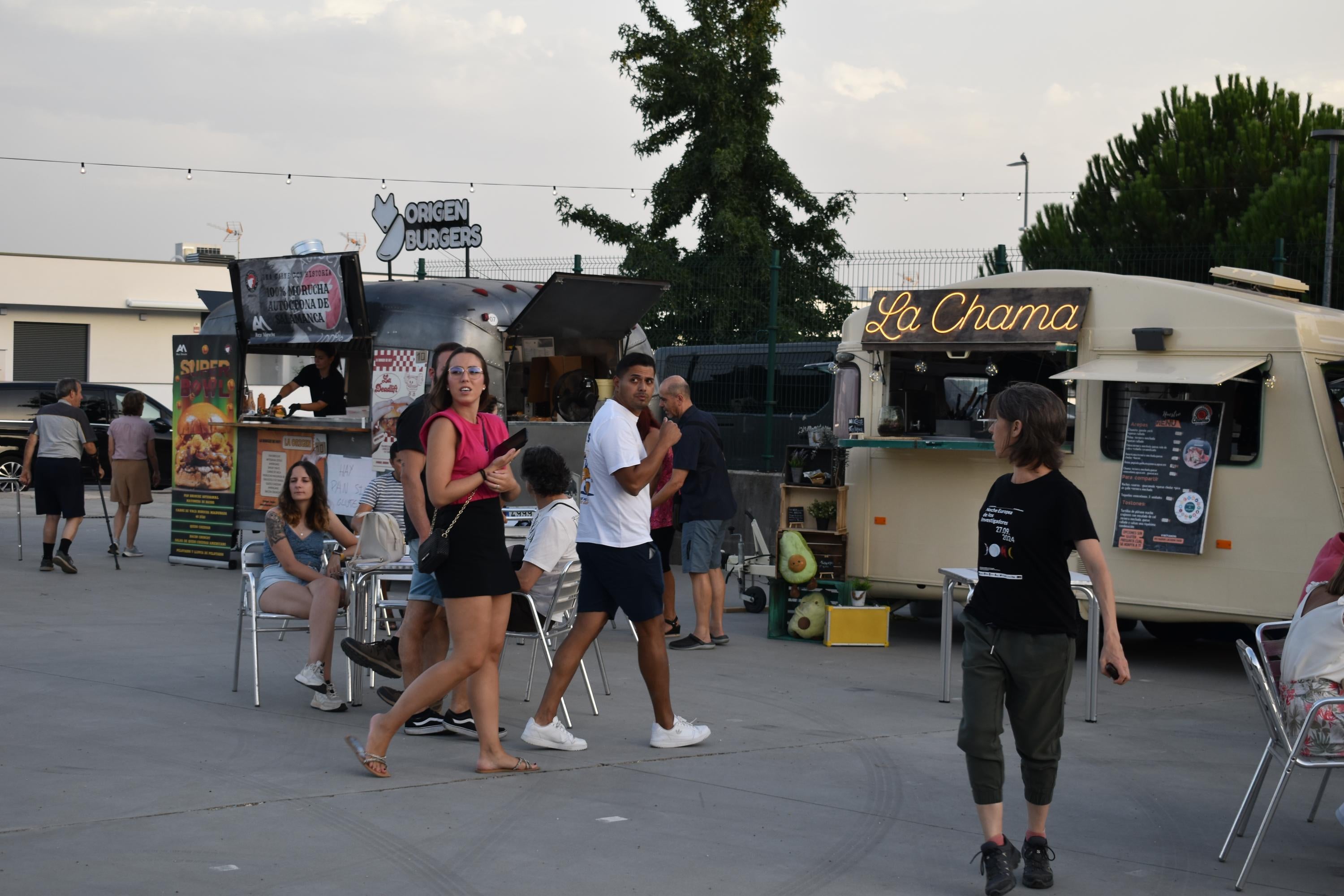 Aldeatejada disfruta de la I Feria de Food Trucks