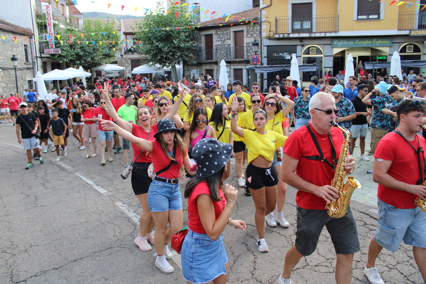 Las peñas de Linares disfrutan ya de las fiestas