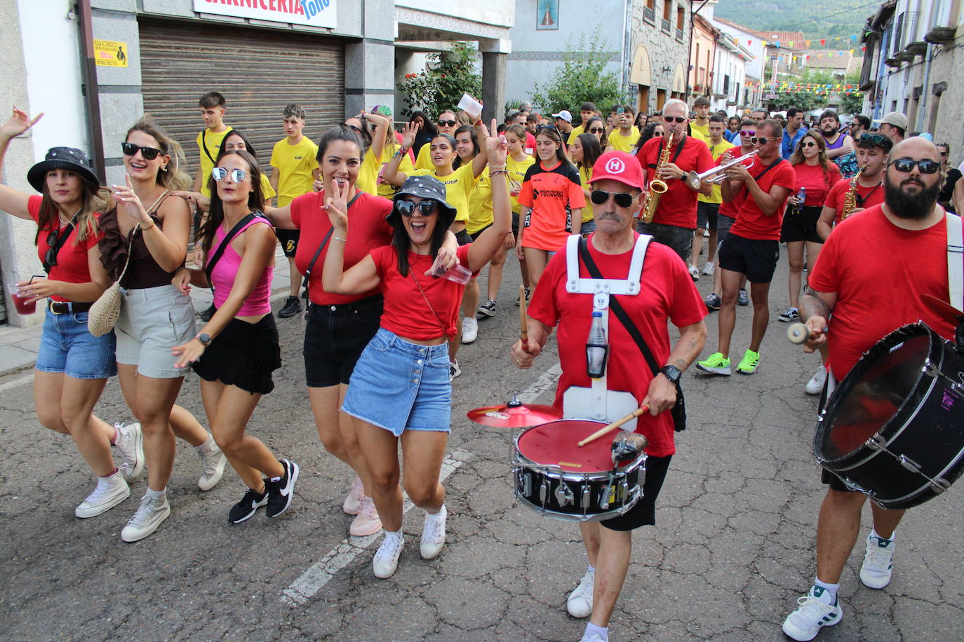 Las peñas de Linares disfrutan ya de las fiestas