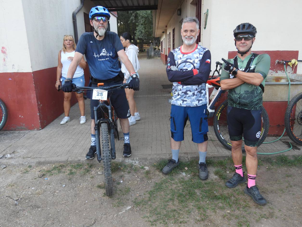 Gabriel Mateos y Ainhoa Sánchez se llevan la Navasfrías Bike Xtrem