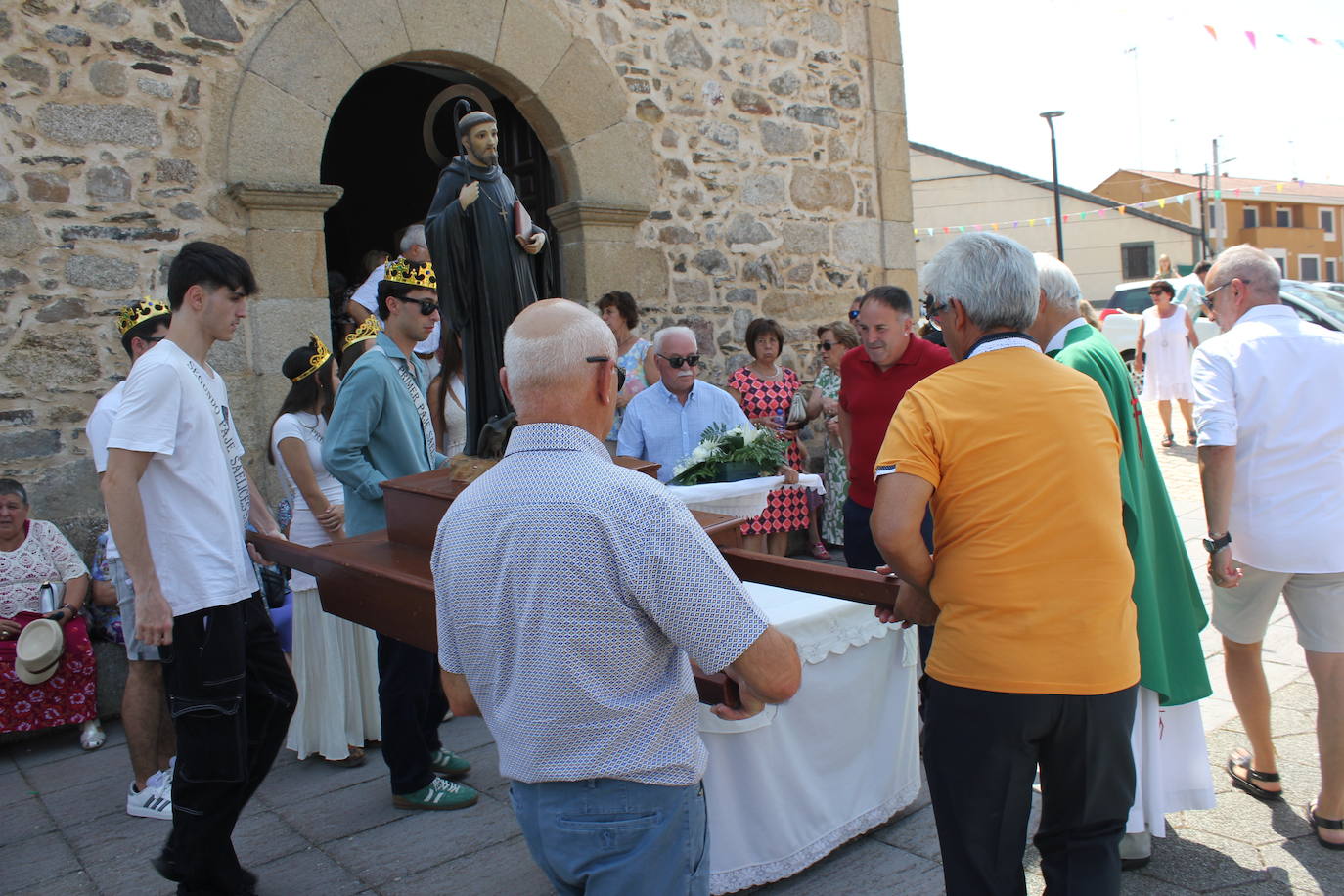 San Benito marca el cénit de las fiestas en Saelices el Chico