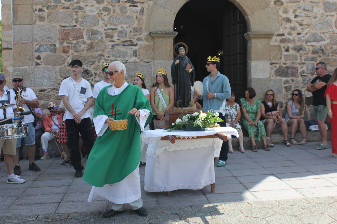 San Benito marca el cénit de las fiestas en Saelices el Chico
