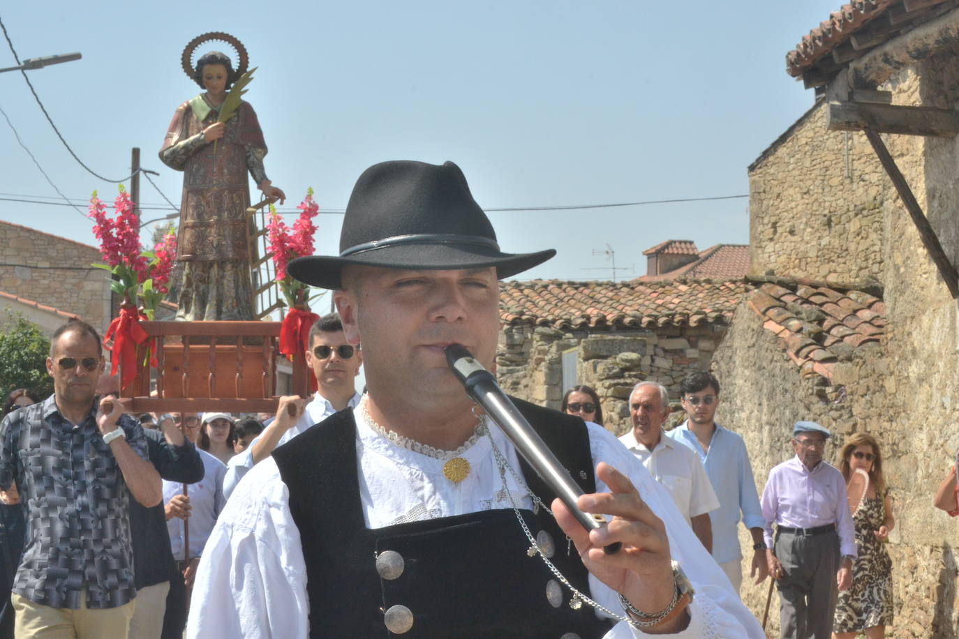 San Lorenzo preside el día grande de La Zarza de Pumareda