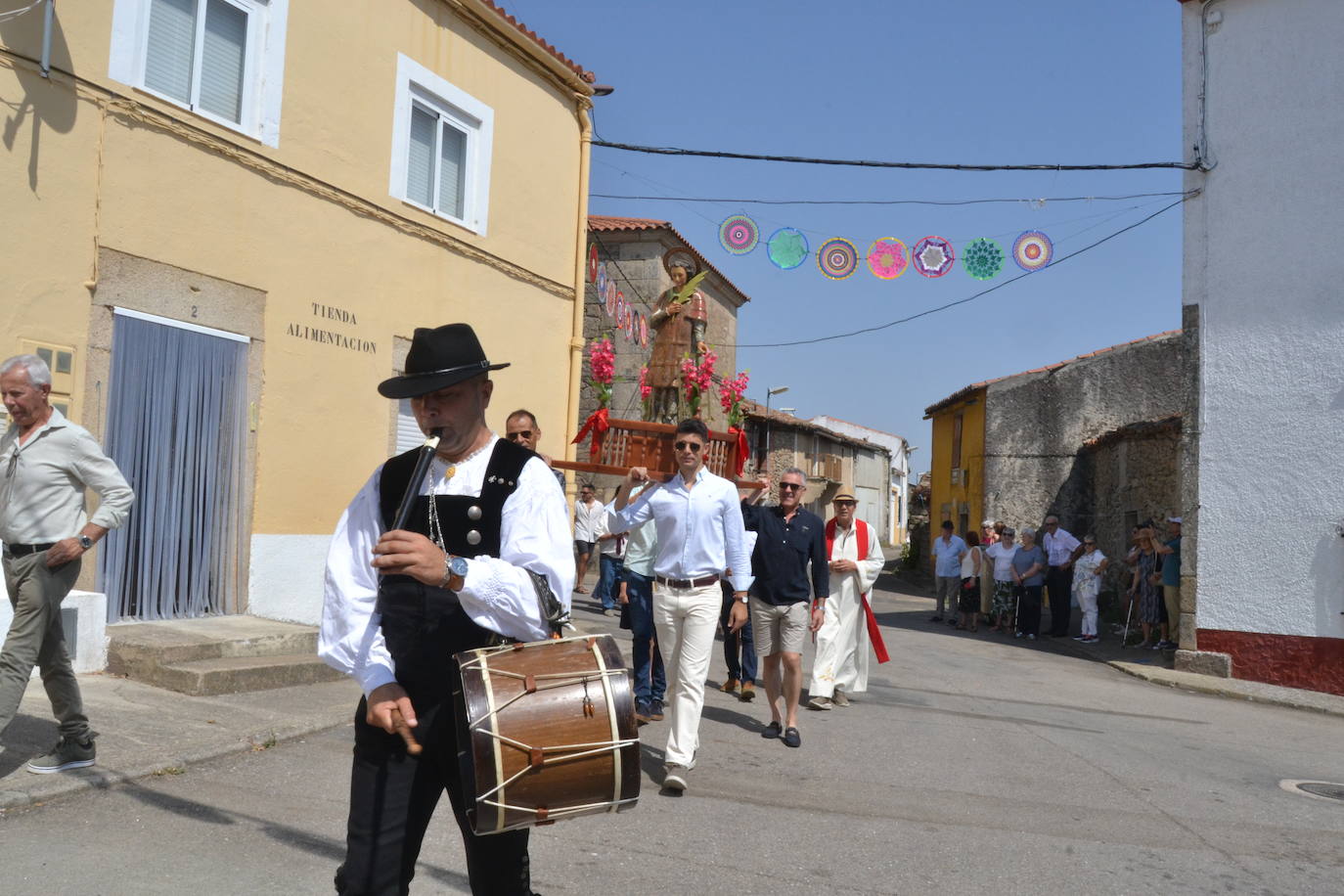 San Lorenzo preside el día grande de La Zarza de Pumareda