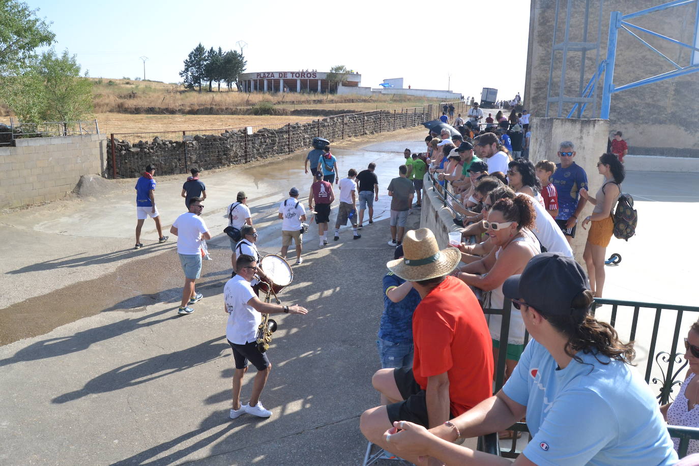 Divertido encierro en Saelices el Chico