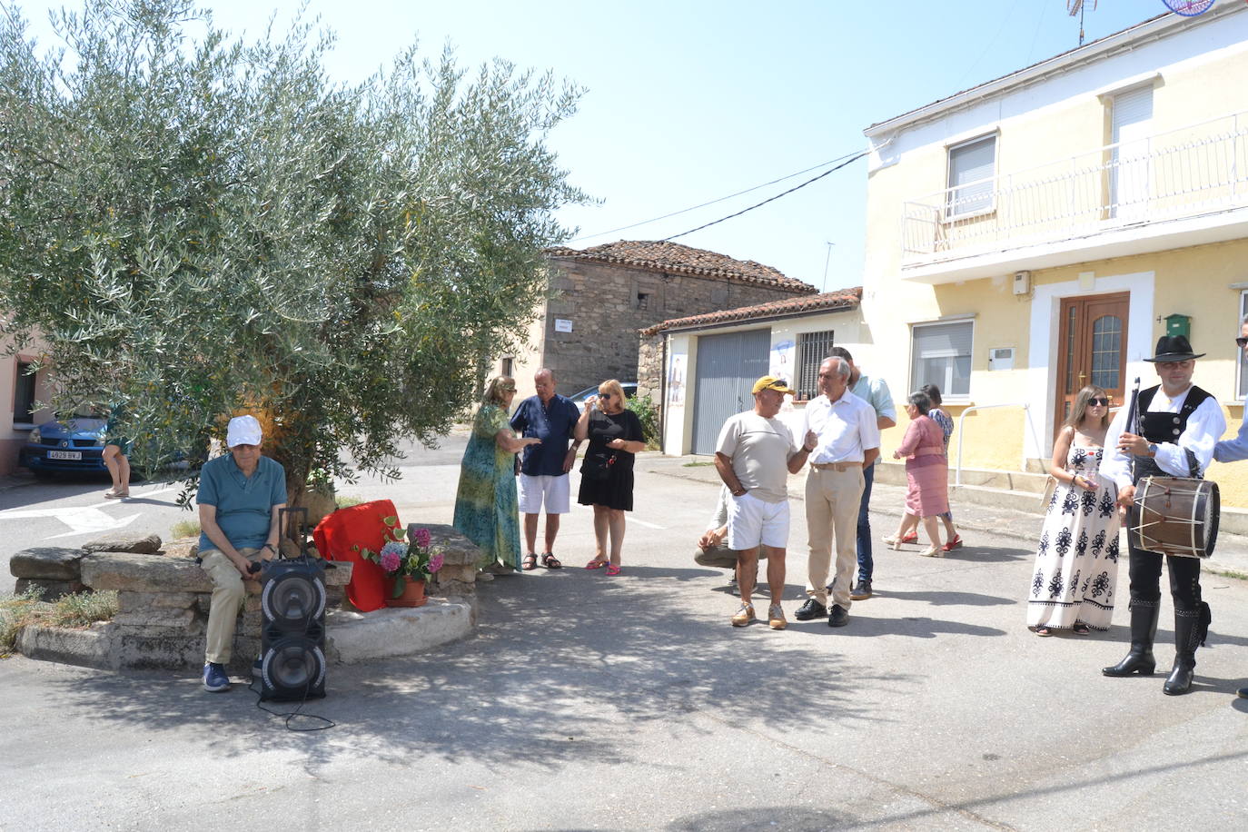 San Lorenzo preside el día grande de La Zarza de Pumareda