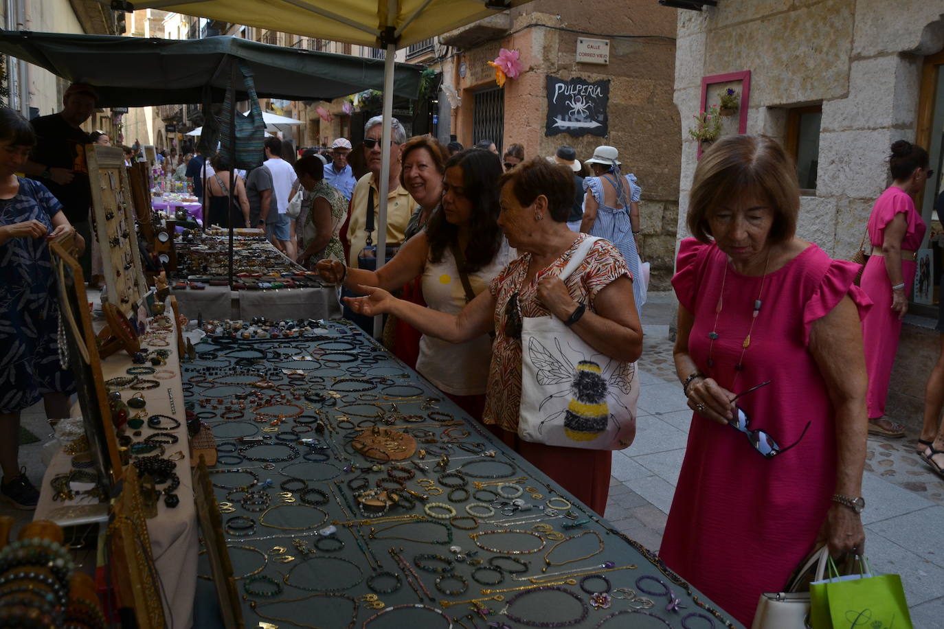 El comercio local abarrota las calles de Miróbriga
