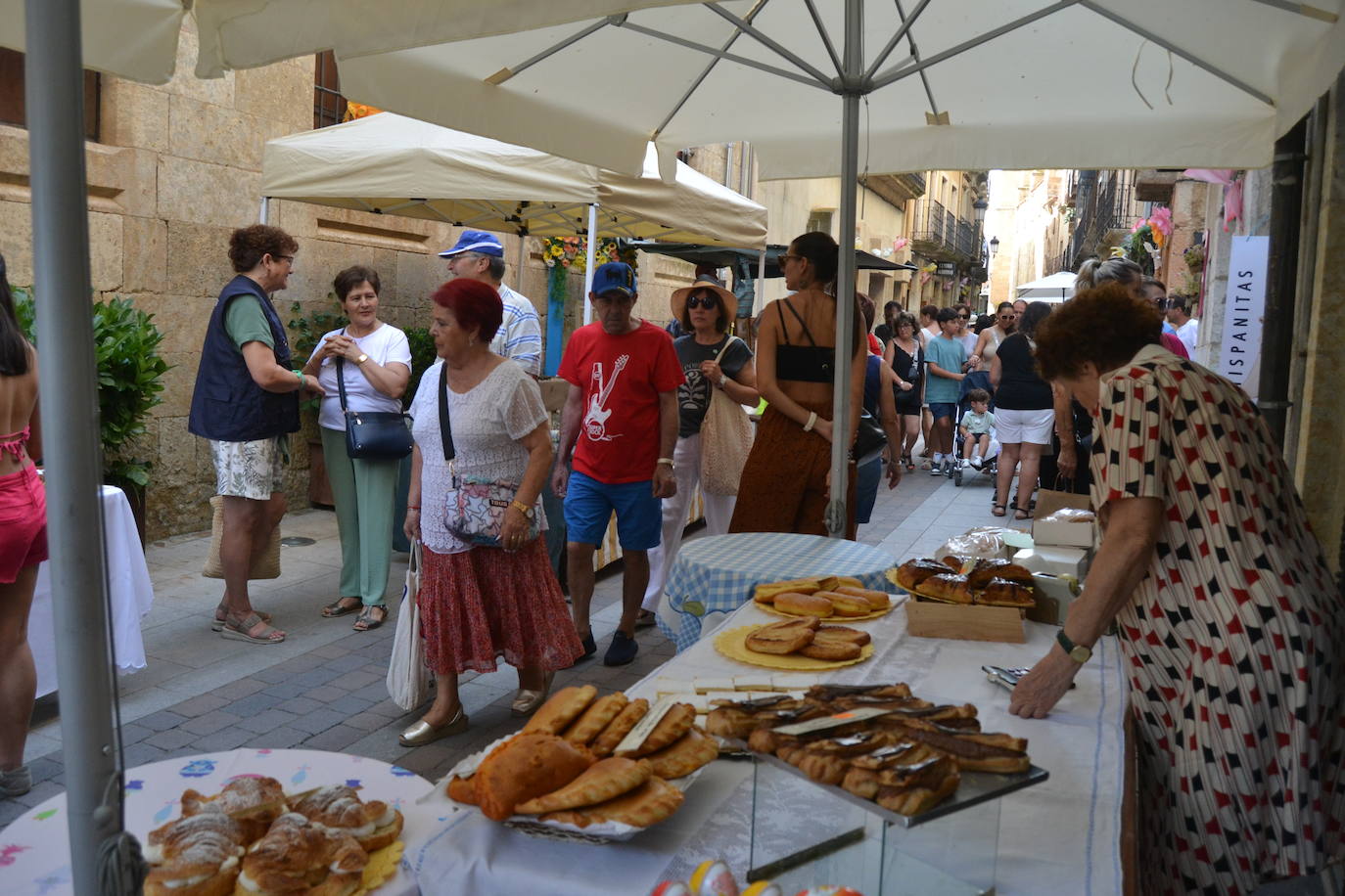 El comercio local abarrota las calles de Miróbriga